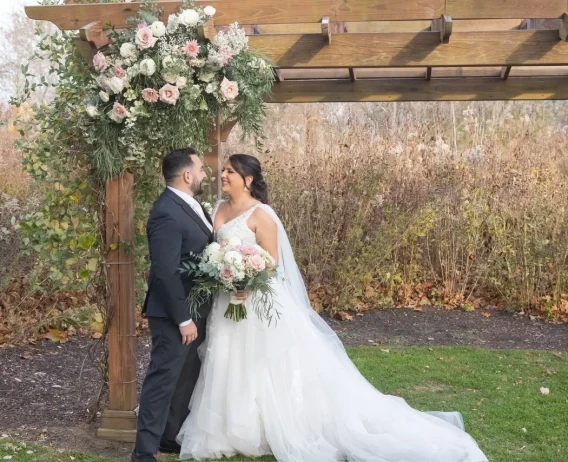 alana and justin wedding flower arrangement 1