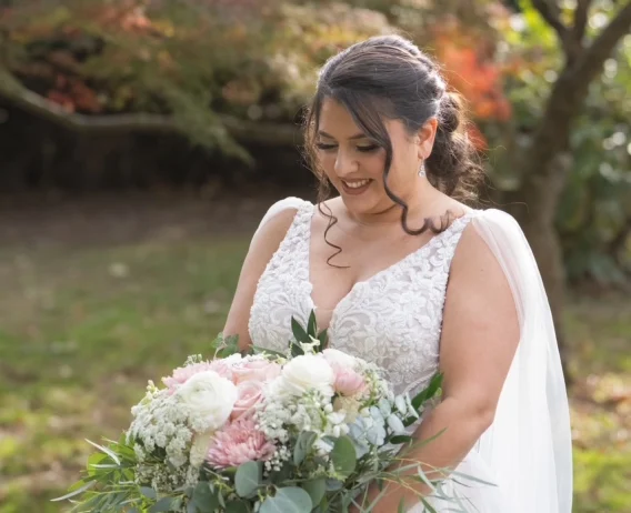 alana and justin wedding flower arrangement 13