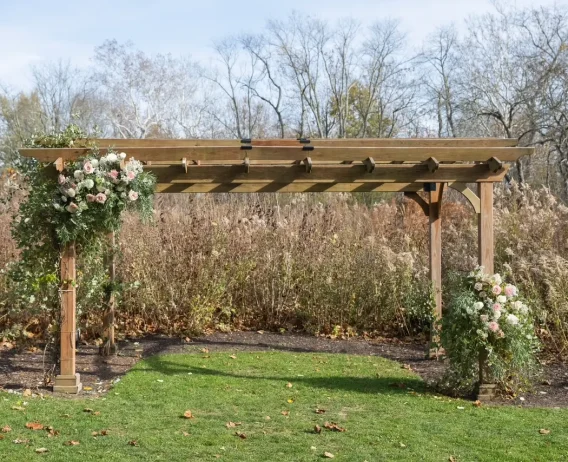 alana and justin wedding flower arrangement 14