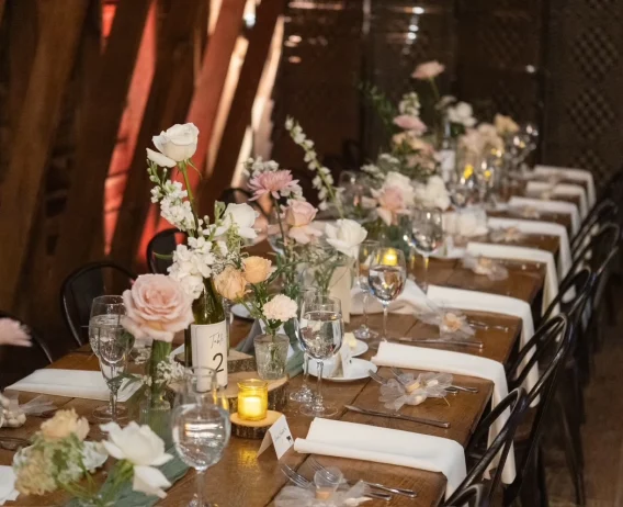 alana and justin wedding flower arrangement 5