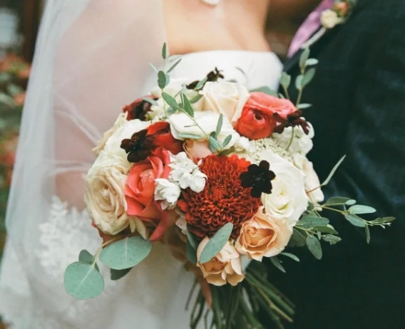 emily and jon wedding flower arrangement 7